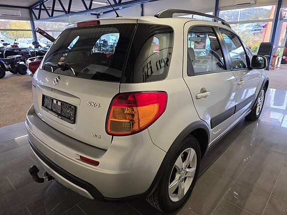 Suzuki SX4 4 of 19