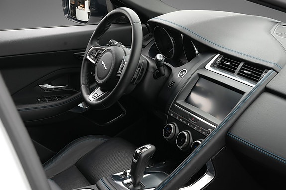Jaguar E-PACE 8 of 27