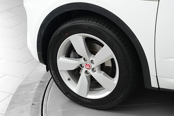 Jaguar E-PACE 25 of 27