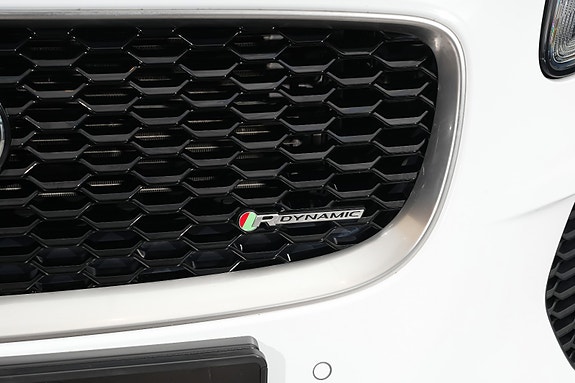 Jaguar E-PACE 24 of 27