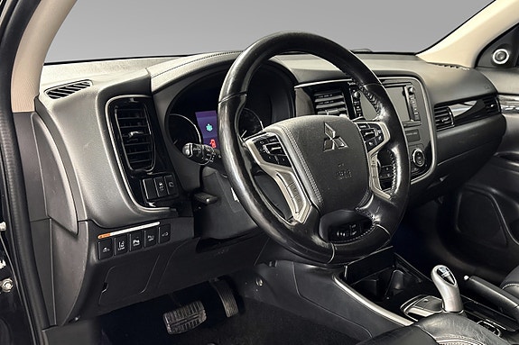 Mitsubishi Outlander 18 of 30