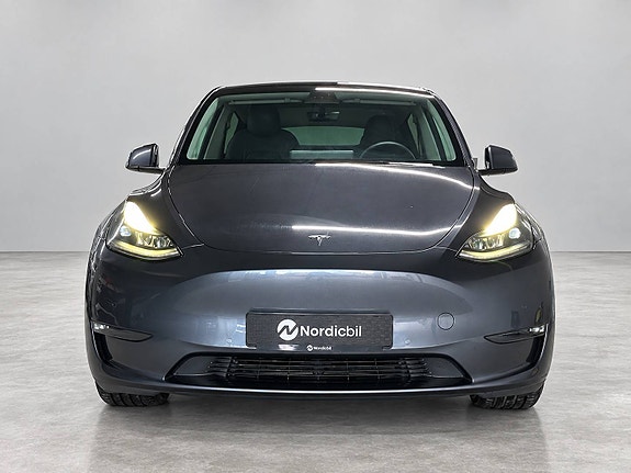 Tesla Model Y 2 of 20