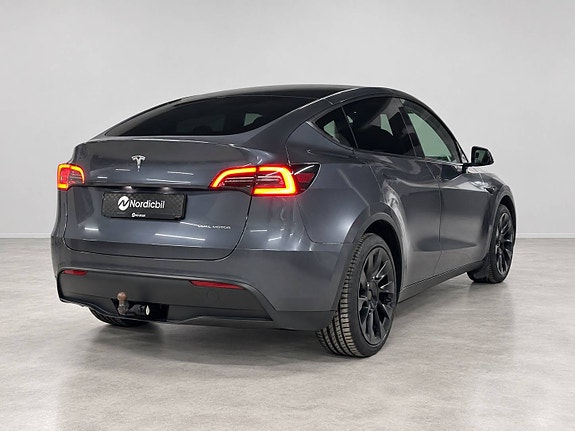 Tesla Model Y 6 of 20