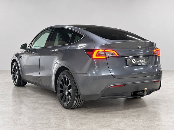 Tesla Model Y 4 of 20