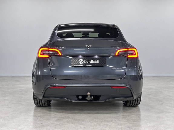 Tesla Model Y 5 of 20