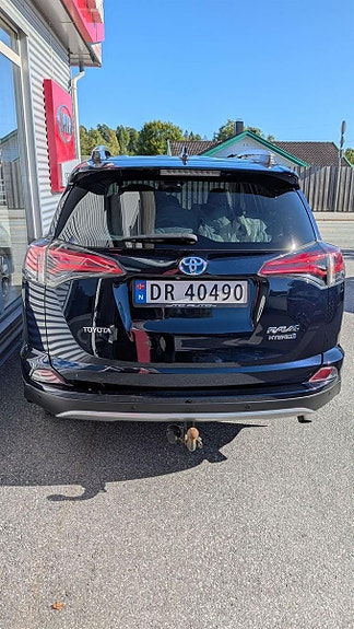 Toyota RAV4 5 of 18