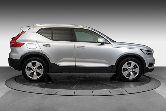 Volvo XC40 3 of 27