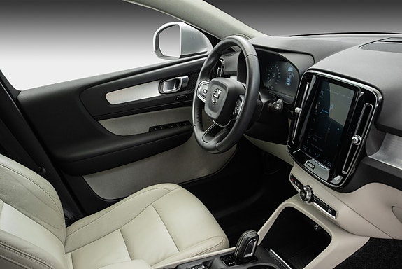 Volvo XC40 16 of 27