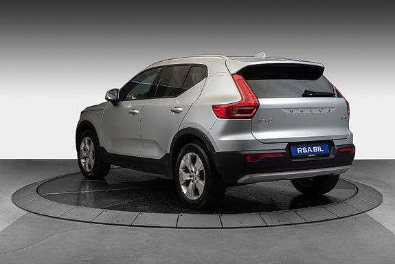 Volvo XC40 6 of 27