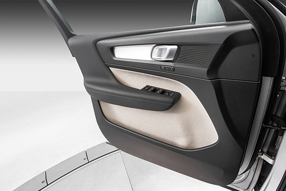 Volvo XC40 23 of 27