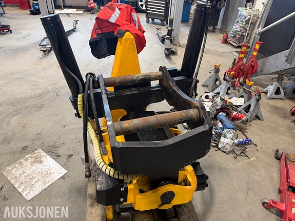 Engcon EC30 Tiltrotator med S70 feste 3 of 11