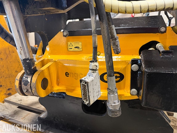 Engcon EC30 Tiltrotator med S70 feste 7 of 11