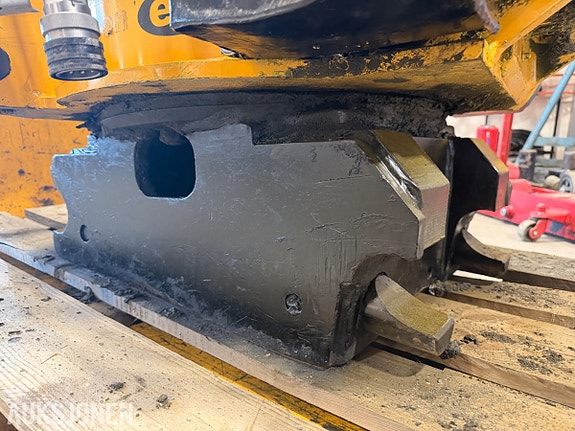 Engcon EC30 Tiltrotator med S70 feste 8 of 11