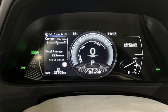 Lexus UX300e 13 of 20