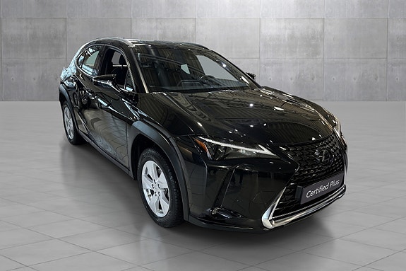 Lexus UX300e 7 of 20