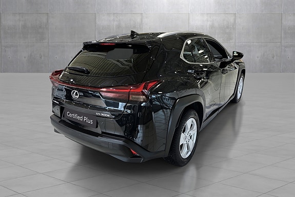 Lexus UX300e 5 of 20