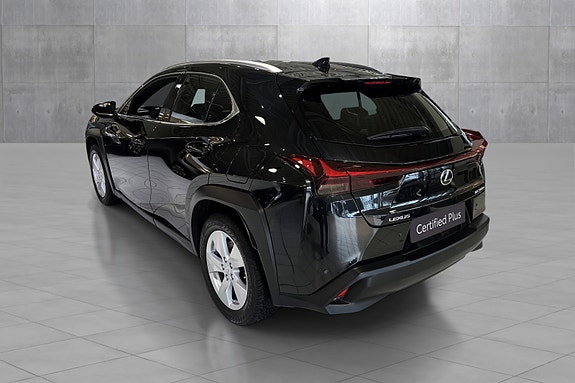 Lexus UX300e 3 of 20