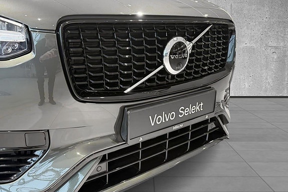 Volvo XC90 4 of 30