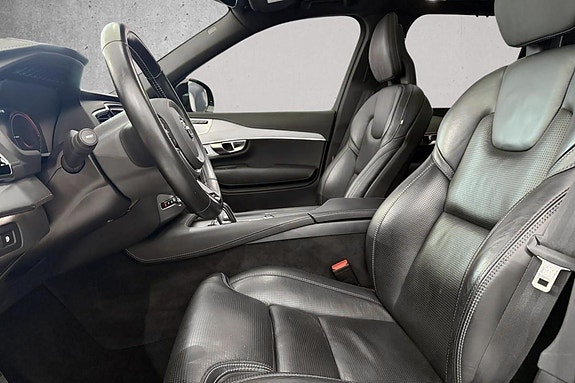 Volvo XC90 19 of 30