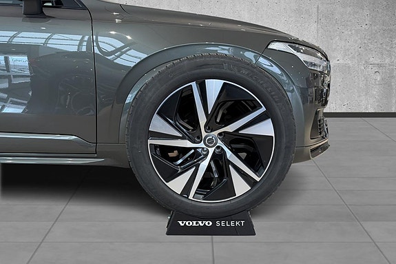 Volvo XC90 13 of 30