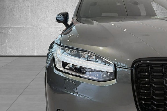 Volvo XC90 5 of 30