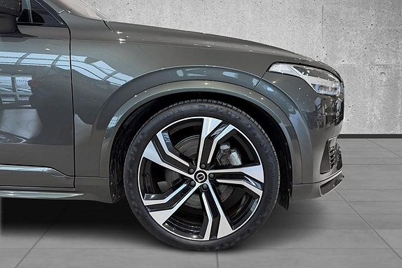 Volvo XC90 12 of 30