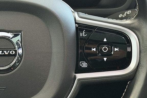 Volvo XC90 17 of 30
