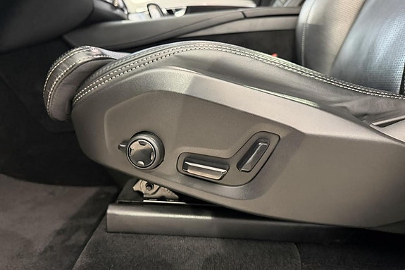 Volvo XC90 20 of 30