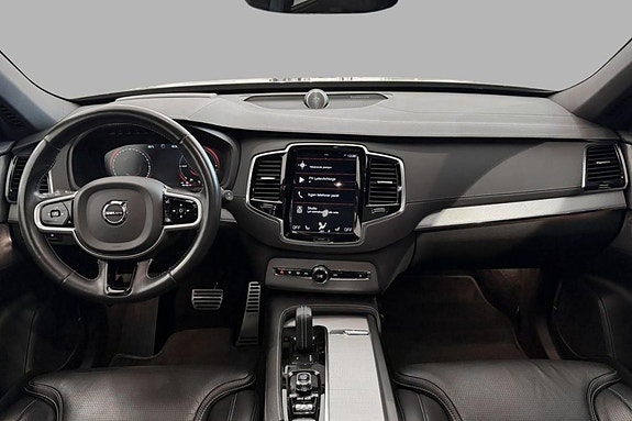 Volvo XC90 14 of 30