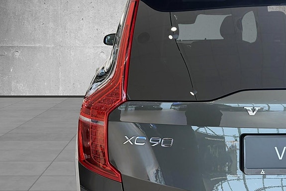 Volvo XC90 9 of 30