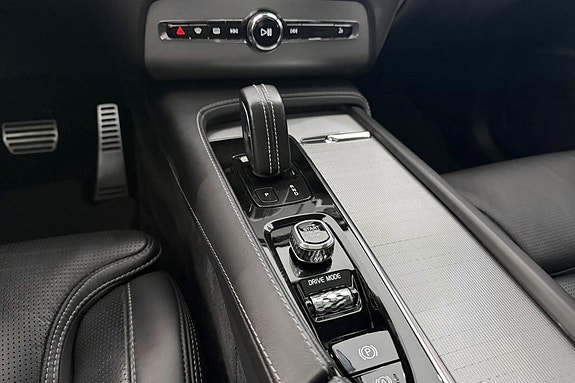 Volvo XC90 23 of 30