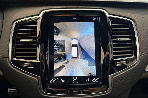 Volvo XC90 29 of 30