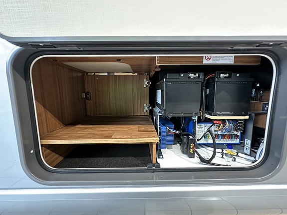 Hymer B 778 PremiumLine 2018 – 177 hk automat | Enkeltsenger | Alde | Skinn I Hengerfeste I Godt Utstyrt ! 9 of 30