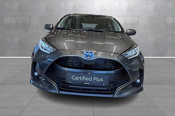 Toyota Yaris 8 of 25