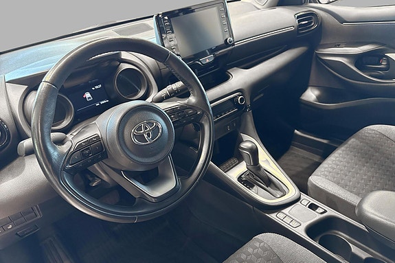 Toyota Yaris 10 of 25