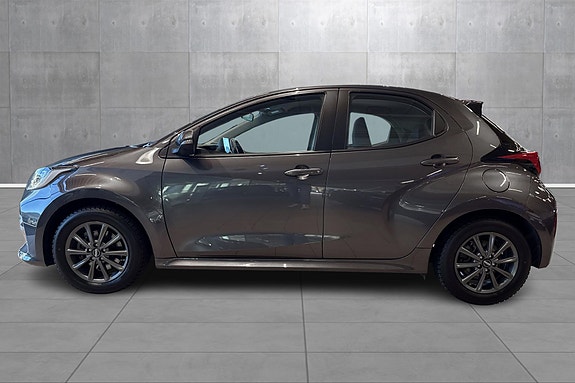 Toyota Yaris 2 of 25