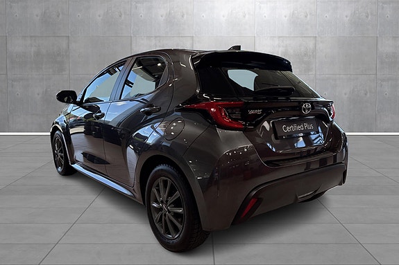 Toyota Yaris 3 of 25