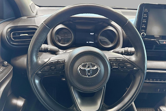 Toyota Yaris 11 of 25