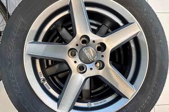 Toyota Yaris 20 of 25