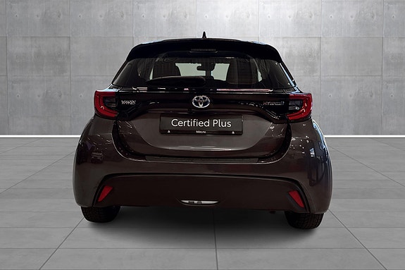Toyota Yaris 4 of 25