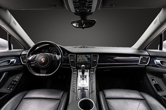 Porsche Panamera 14 of 30