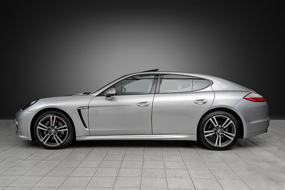 Porsche Panamera 11 of 30