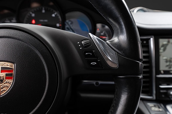 Porsche Panamera 18 of 30