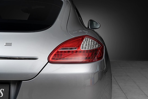 Porsche Panamera 10 of 30