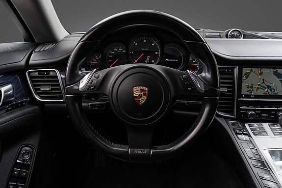 Porsche Panamera 16 of 30