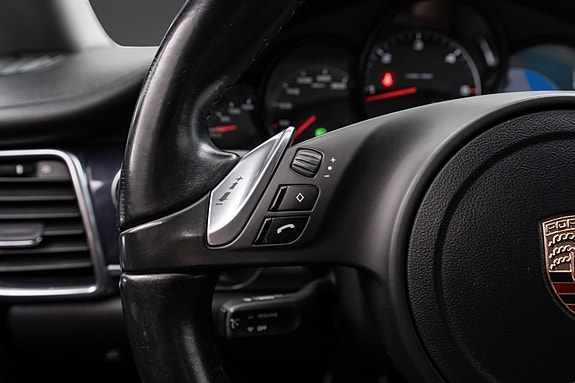 Porsche Panamera 17 of 30