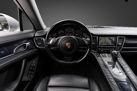 Porsche Panamera 15 of 30