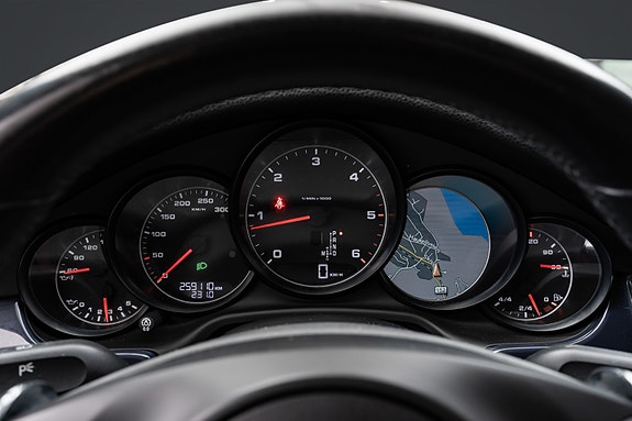 Porsche Panamera 19 of 30