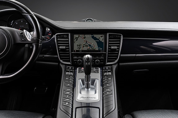 Porsche Panamera 26 of 30