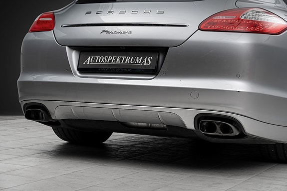 Porsche Panamera 7 of 30